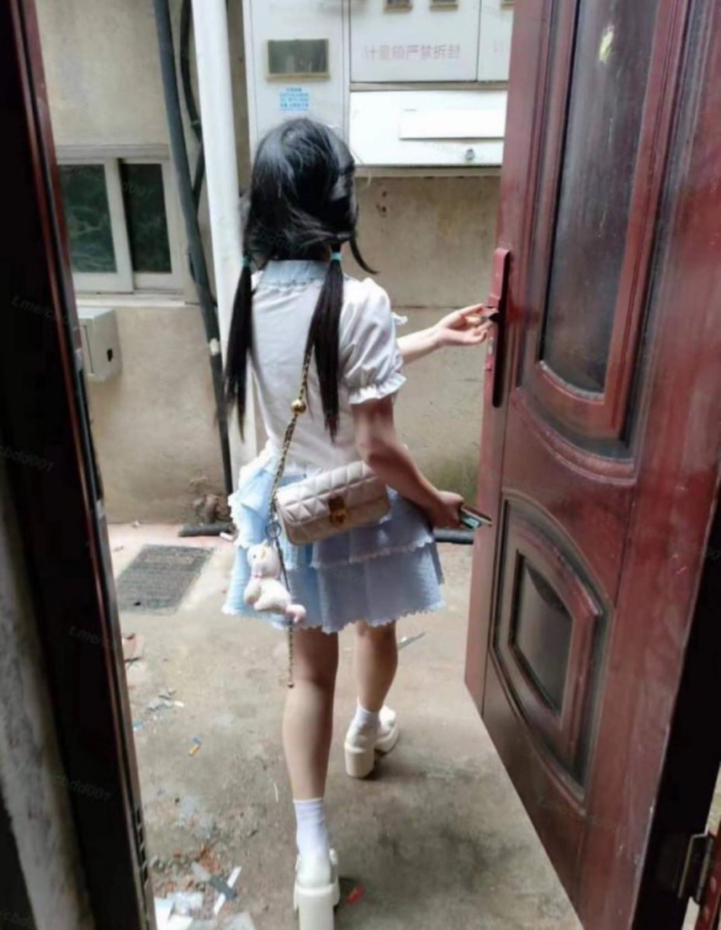 图片[2]-站街 #北京 质量 : 长相8分，良家动漫装少女，性价比很高-69全国修车资源俱乐部