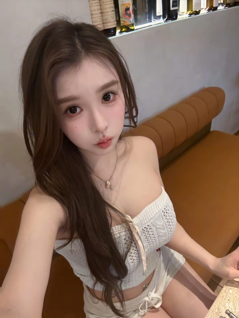 大奶妹蜜桃泻火佳人-69俱乐部