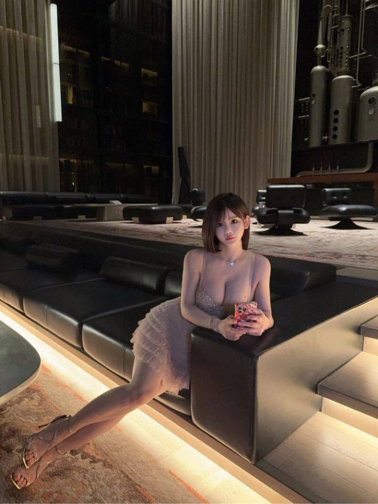 极品御姐凹凸有致肥美小鲍鱼-69俱乐部