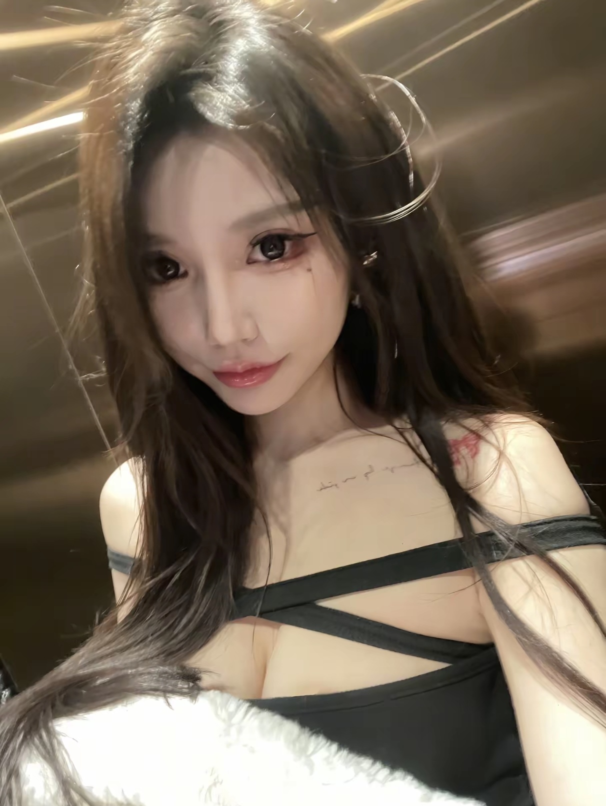 【深圳】龙华大奶菲菲口完在啪-69俱乐部