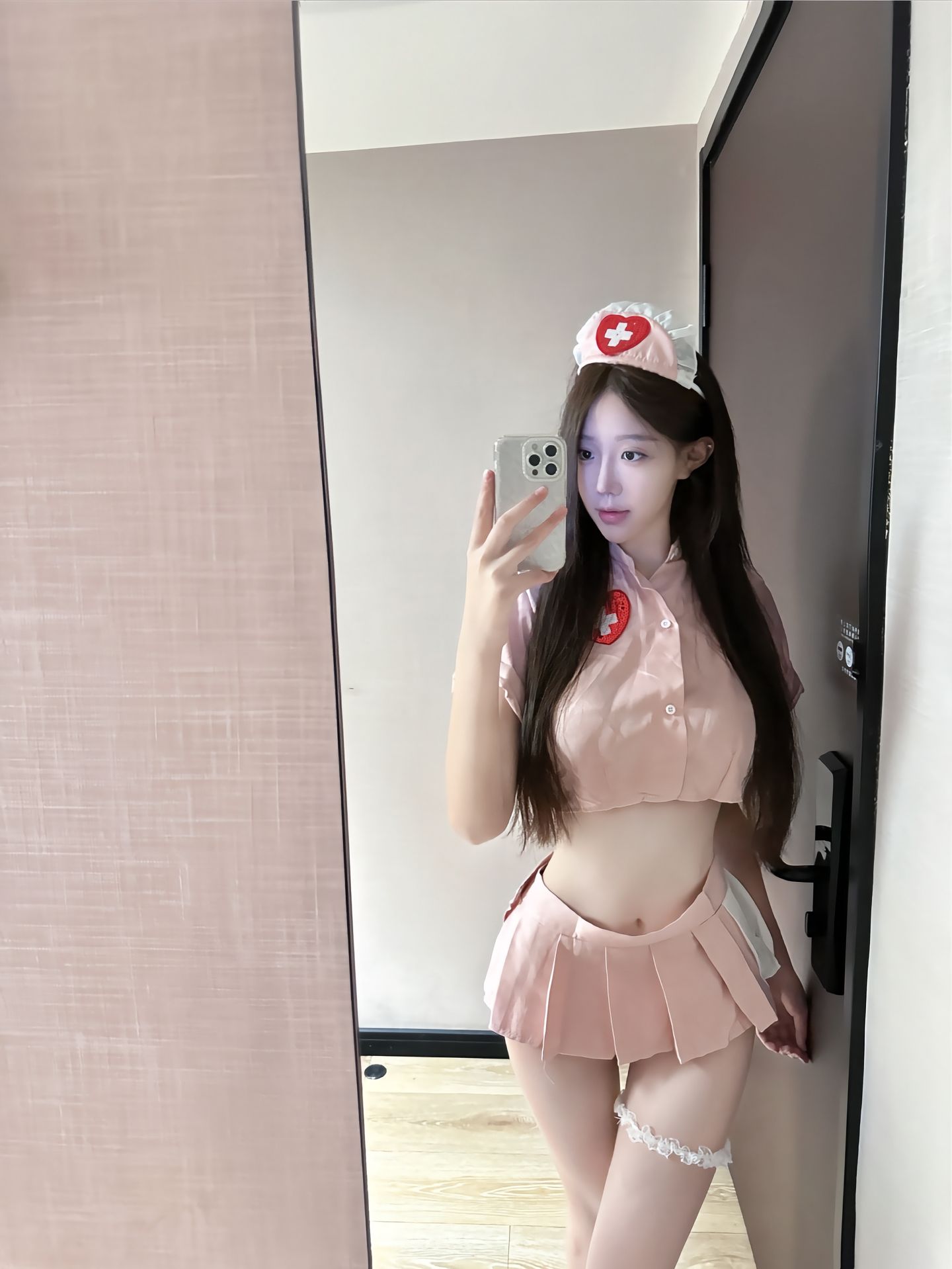 【重庆】敬业小骚逼白嫩性感-69俱乐部