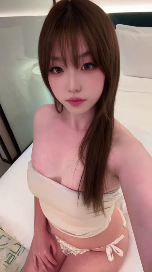 粉鲍忍不住舔了两嘴-69俱乐部