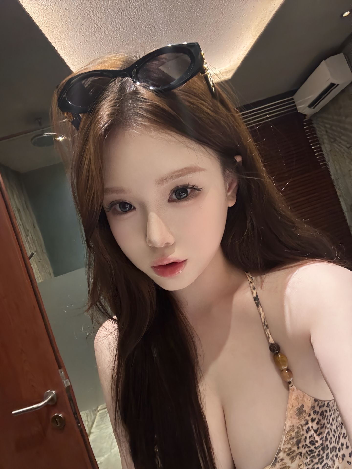 金牛大奶骚妹玩的开-69俱乐部