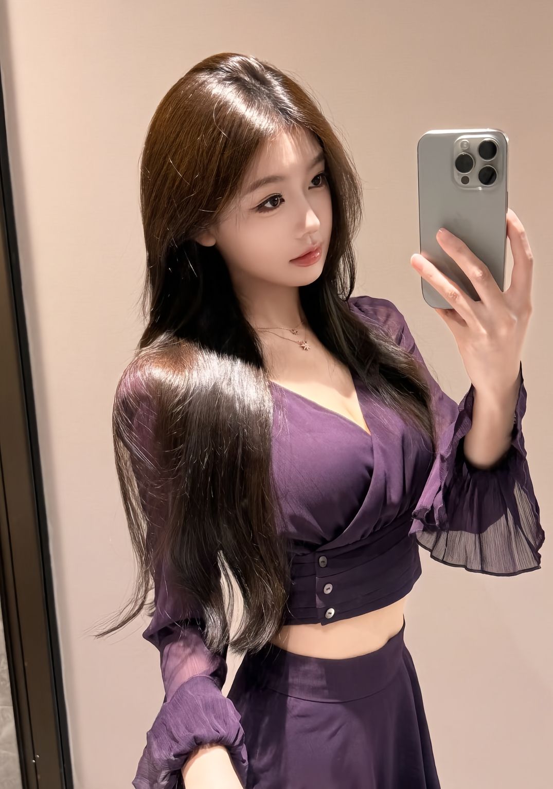 莉莉女神级奶大逼嫩-69俱乐部