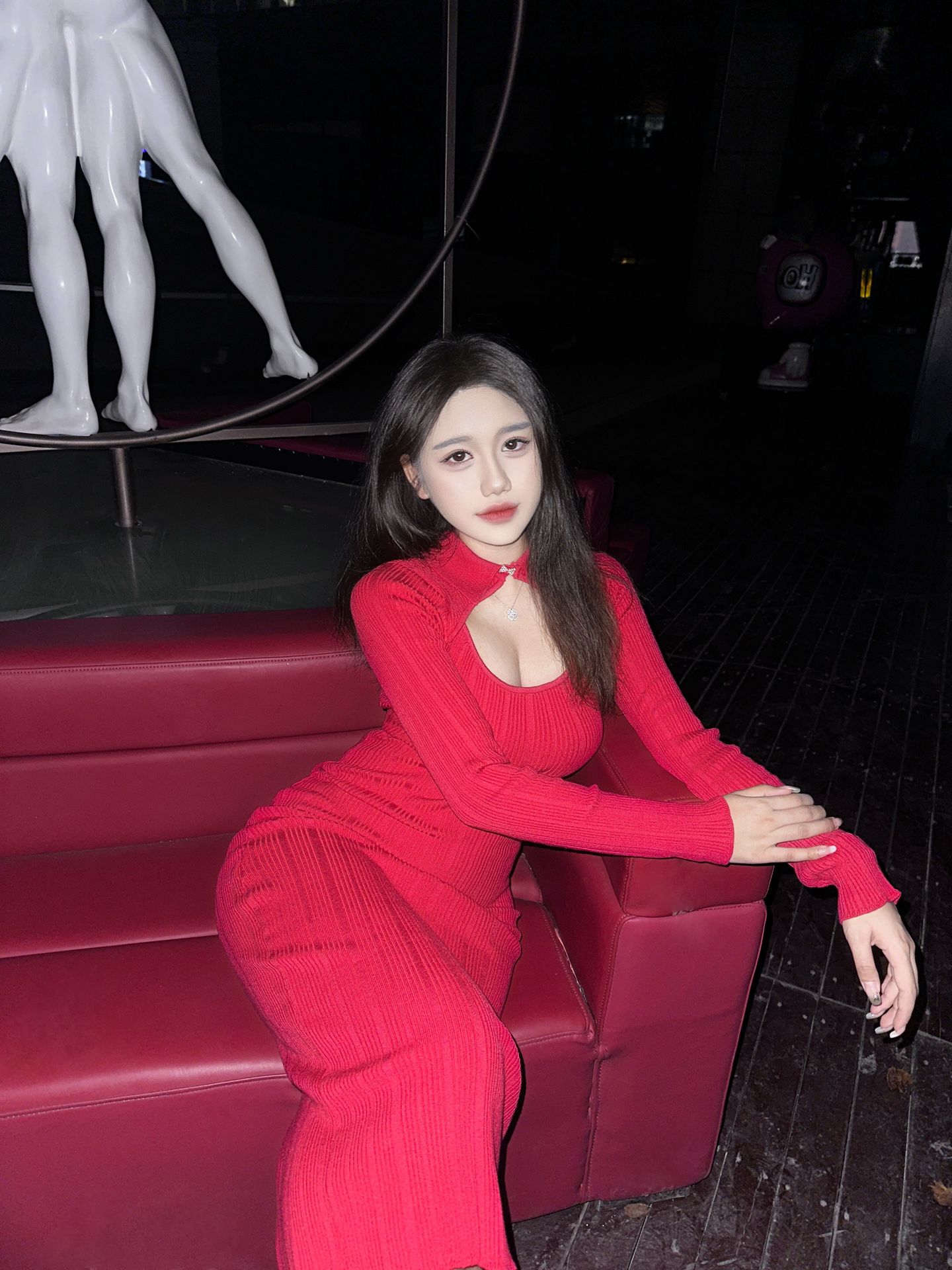 巨乳大屁股美女嗦屌超爽-69俱乐部