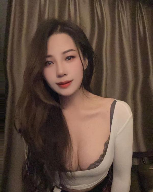 二刷岳家嘴小姐姐-69俱乐部