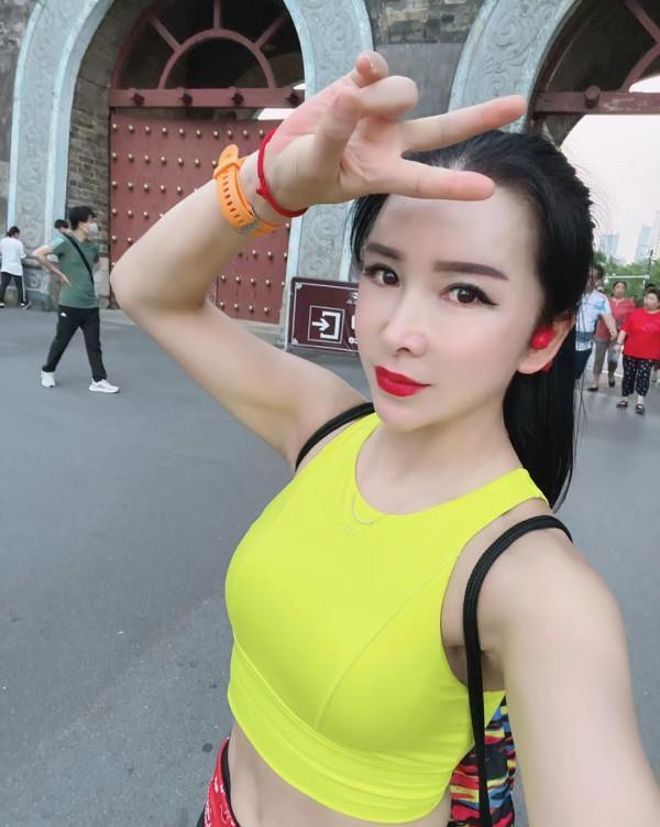 南京三牌楼小姐姐-69俱乐部