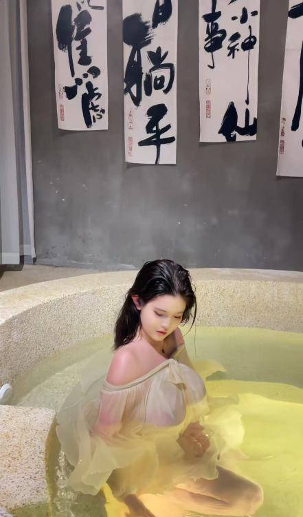 杭州巨乳萝莉-69俱乐部