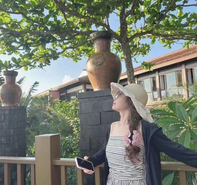 皮肤白的熟女-69俱乐部