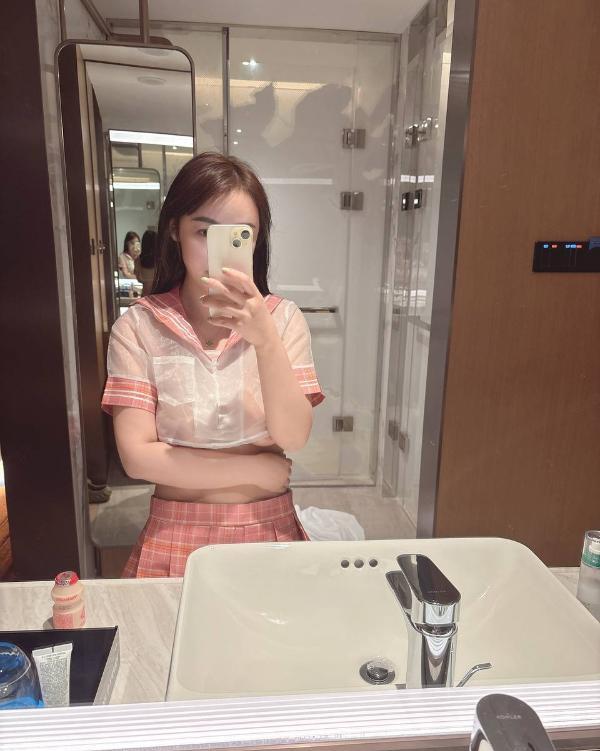 南山娇小胸大茶茶-69俱乐部