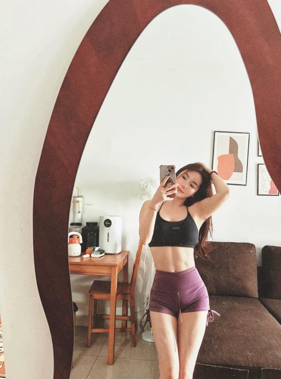 一字马小幸运老师-69俱乐部