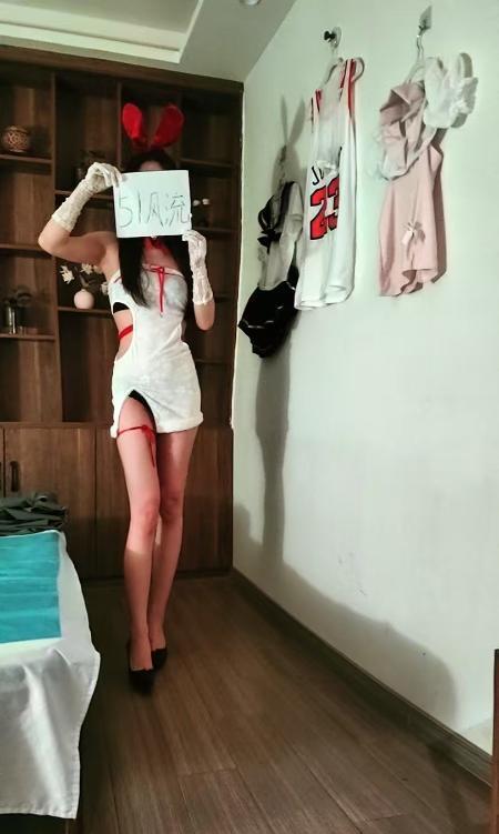 雨花清涩美女多多-69俱乐部