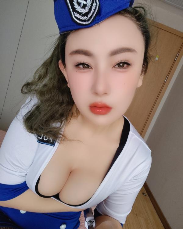 昆山大奶性感美女-69俱乐部