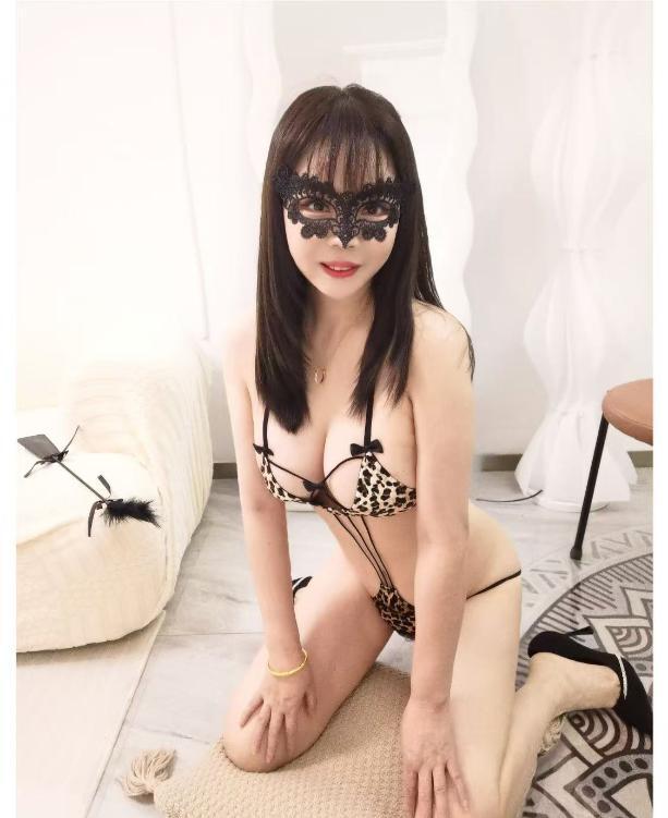 美乳风骚娇娘-69俱乐部