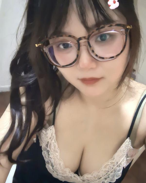 刚刷过D杯眼睛妹-69俱乐部