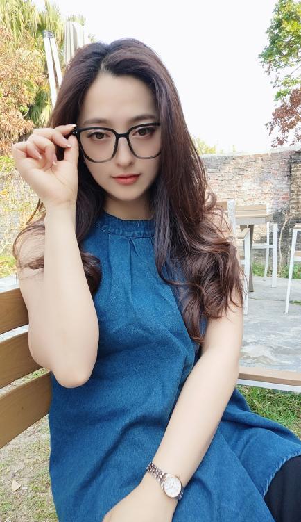 越秀眼镜轻熟妇-69俱乐部