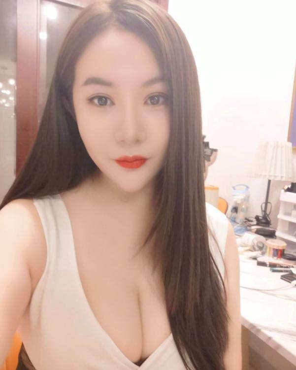 天河巨乳大屁股小雪-69俱乐部