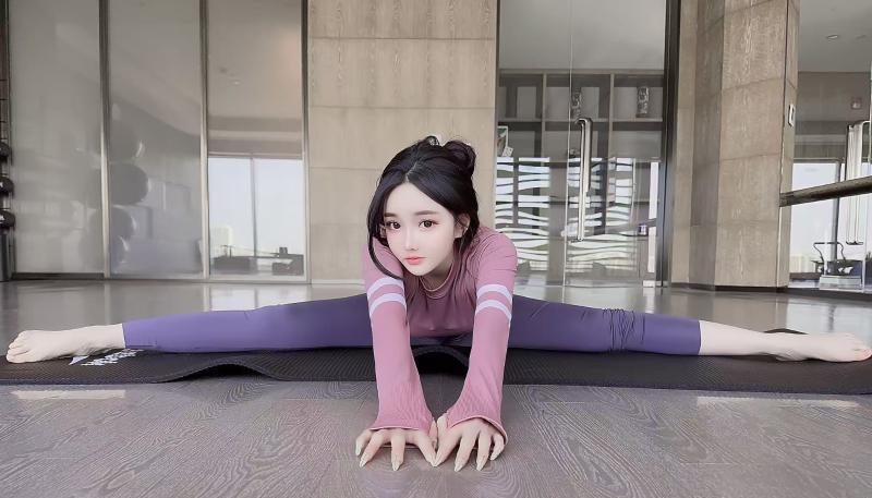 出击一字马小姐姐-69俱乐部