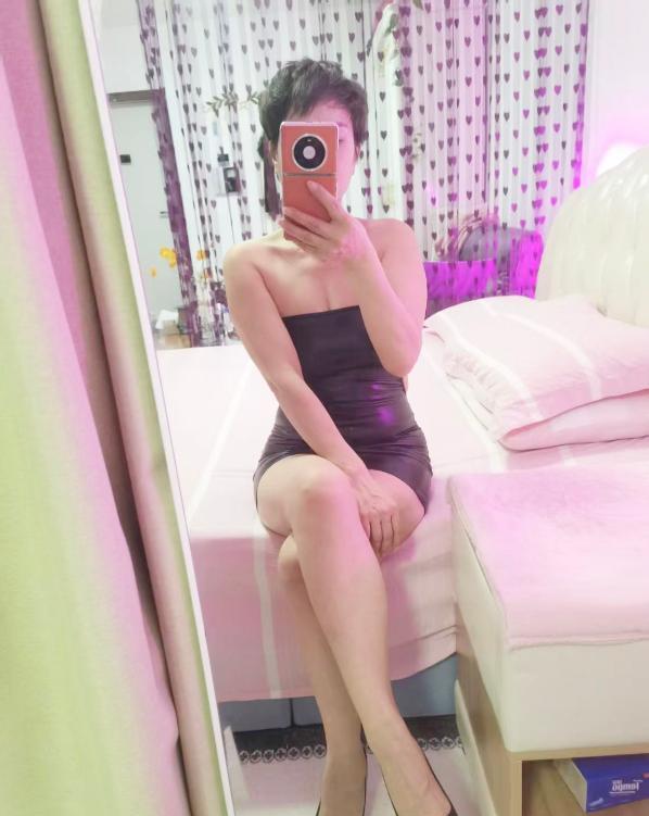 双井气质美腿控薇姐-69俱乐部