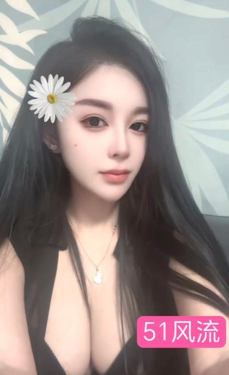 美胸翘臀苗条姐姐-69俱乐部