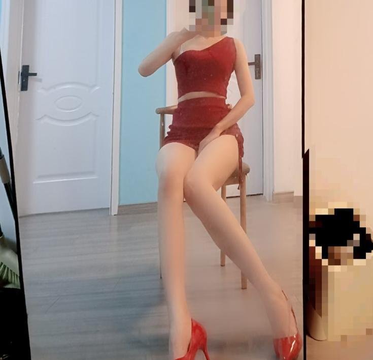 瑶海个人丝足大长腿-69俱乐部