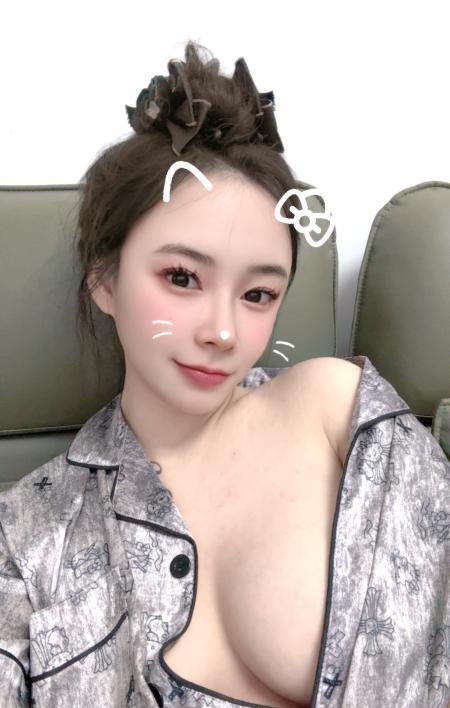 惠城舌吻旗袍骚女-69俱乐部