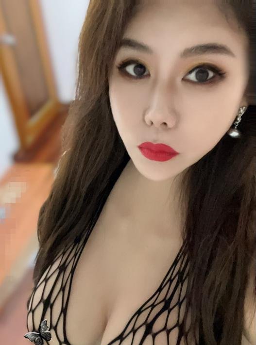 广州大肉弹翘臀妹子-69俱乐部