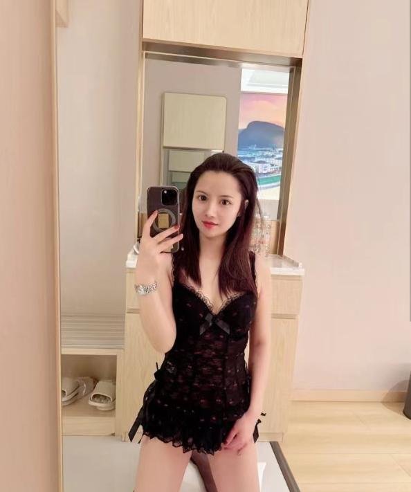 性感制服真真-69俱乐部