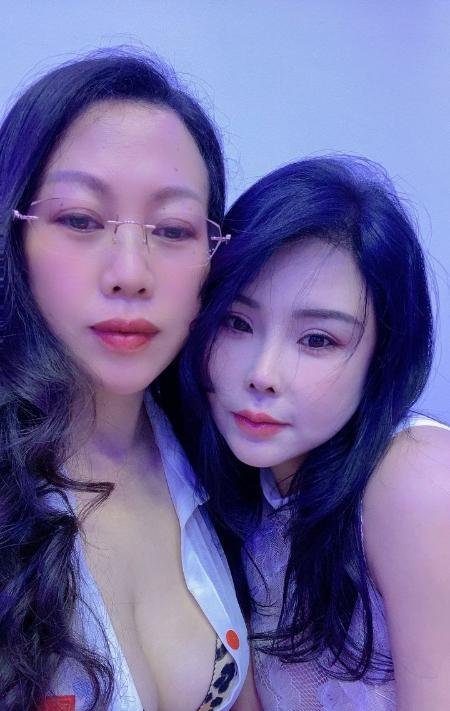 双飞性感母女-69俱乐部