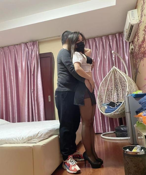 艳舞女郎-69俱乐部