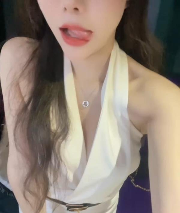 南山医美小姐亦菲-69俱乐部