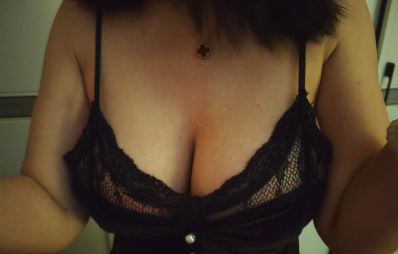 性价比巨乳姐姐-69俱乐部