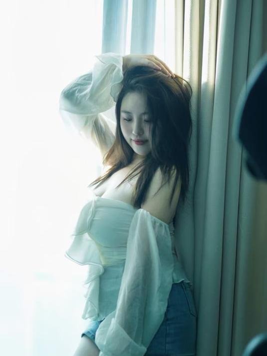 微胖美臀莎莎-69俱乐部