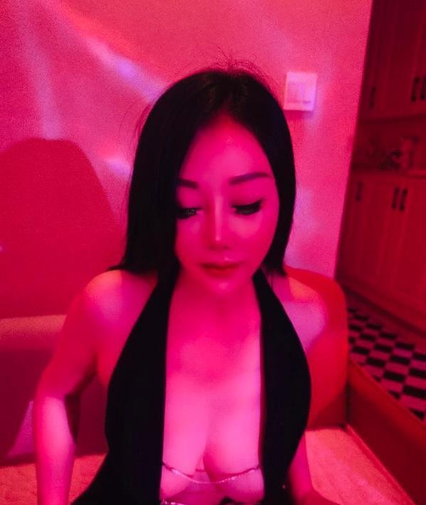 服务系母狗-69俱乐部