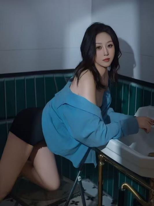 特色水床小姐姐-69俱乐部