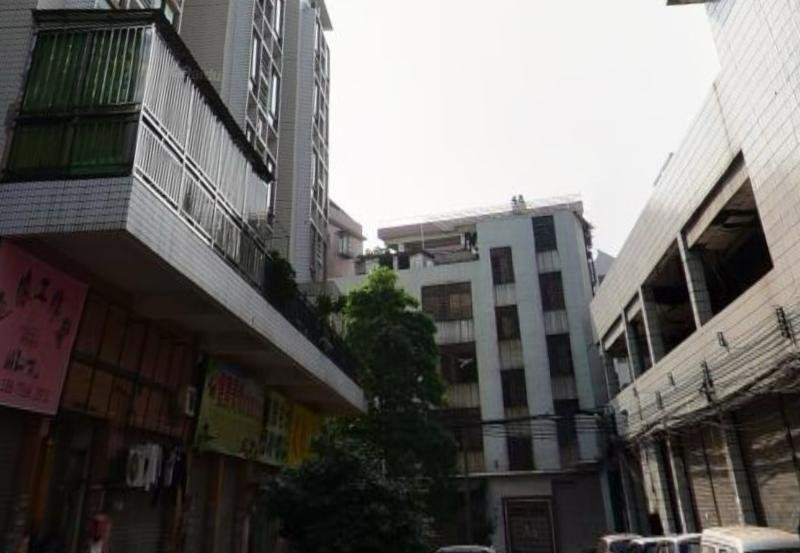 佛山盐步路边小店-69俱乐部