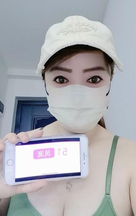 很败火的巨乳少妇-69俱乐部