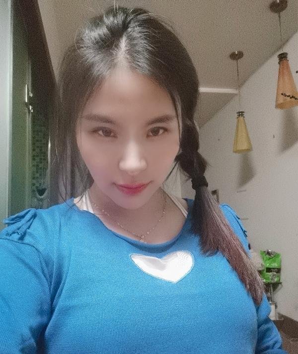 汉口火车站娇小女人-69俱乐部