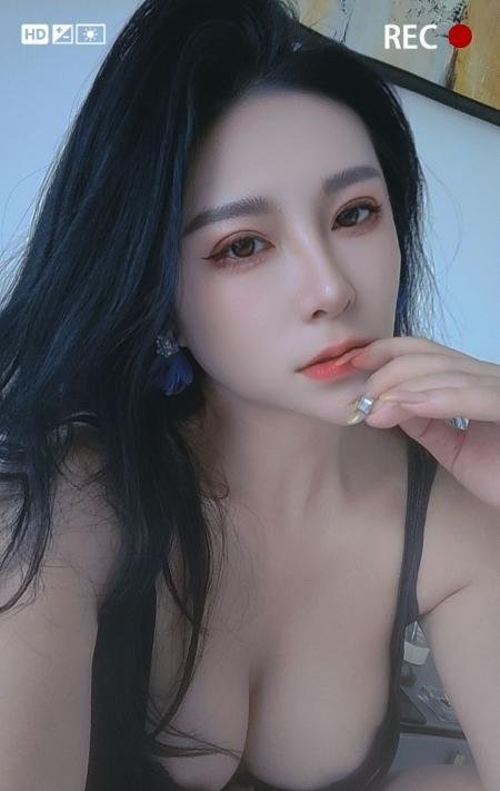 东莞来的御姐型美少妇-69俱乐部