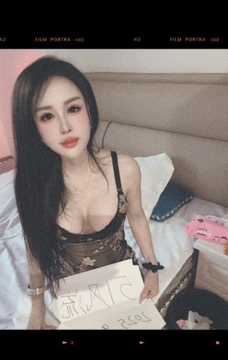 礼嘉肤白大胸少妇-69俱乐部