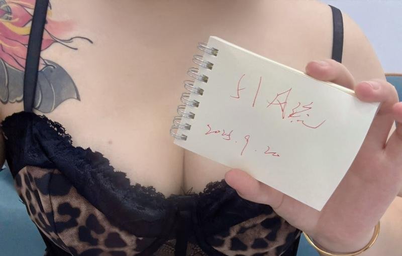 杭州钱塘微胖嫩妹-69俱乐部