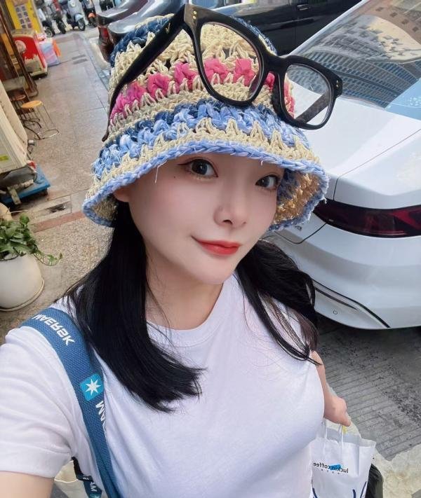 肤白虎牙妹文文-69俱乐部