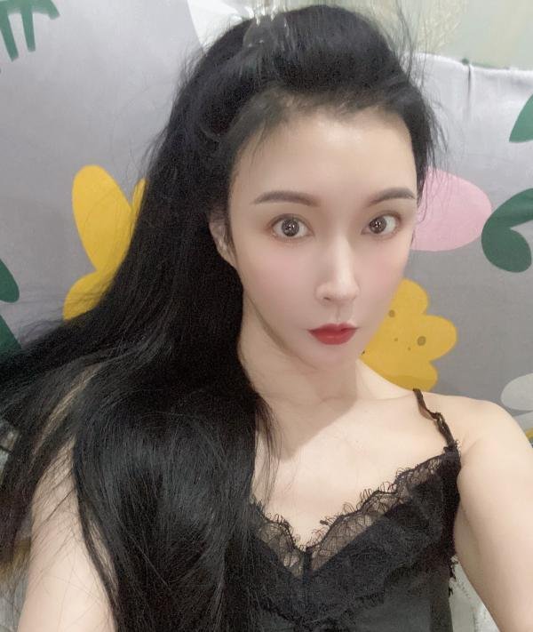 前凸后翘的小姐姐-69俱乐部