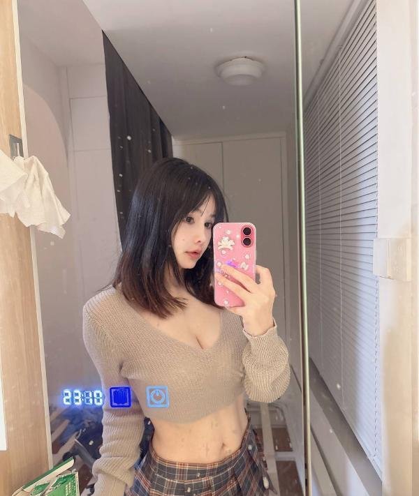 细腰翘臀女友感老师-69俱乐部