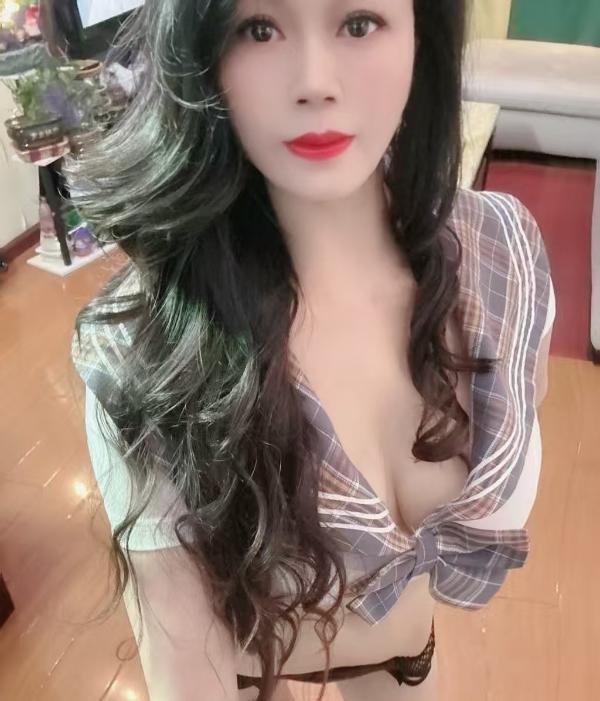 好色人妻珊珊-69俱乐部