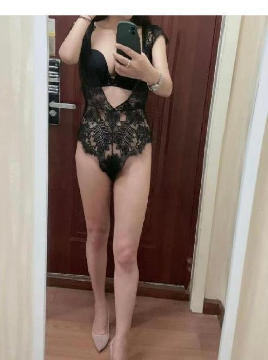 性感爆乳辣妹-69俱乐部