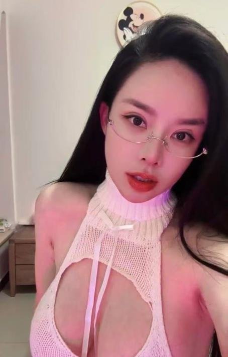 性感模特卡丽-69俱乐部