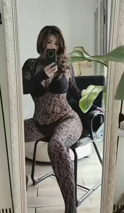 丰乳肥臀风骚姐姐-69俱乐部