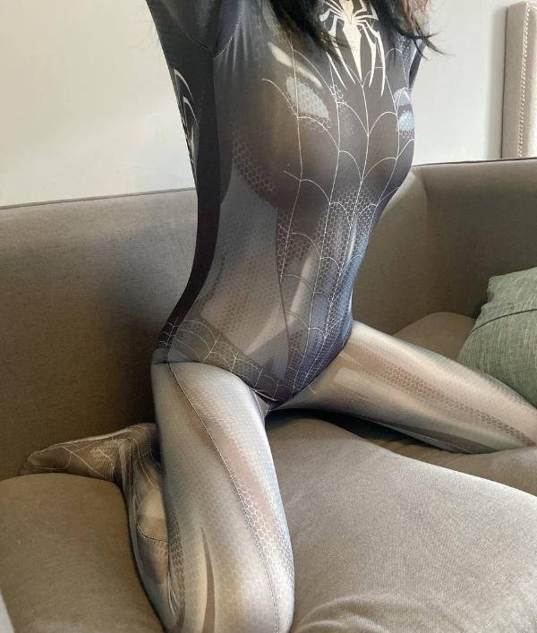 嫩妹儿小佩-69俱乐部