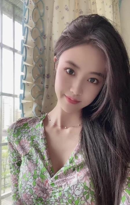 太原反差感骚妹-69俱乐部